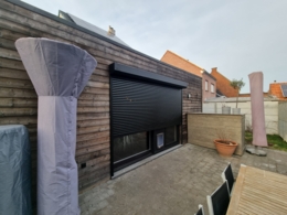 rolluiken geplaatst in balen